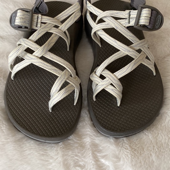 EUC Women’s Chaco Cloud sandals size 7 - Picture 3 of 12